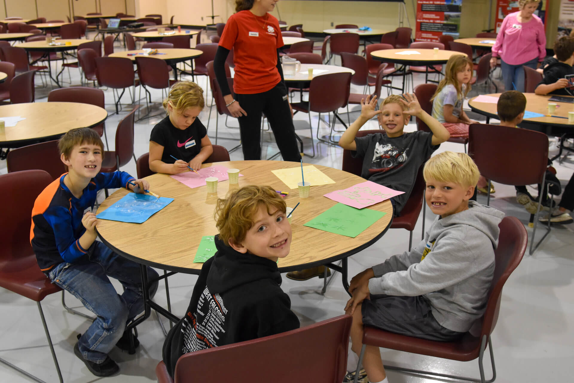 Clover kids making crafts during the day camp